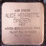 Alice Henriette Dinesen snublesten